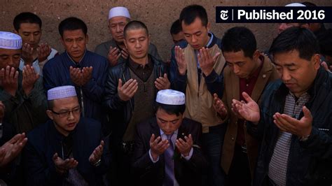 Light Government Touch Lets China’s Hui Practice Islam in the Open - The New York Times