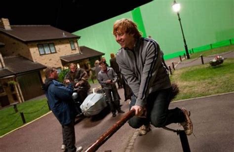 These Behind The Scene Photos From Harry Potter Sets Will Take You Back ...