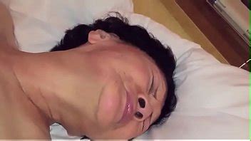 Abuela japonesa de 77 años vídeo completo XVIDEOS