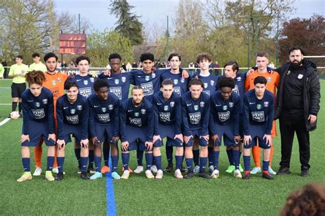 Coupe Du Centre Le Bourges Foot A Deux Troph Es Dans Le Viseur