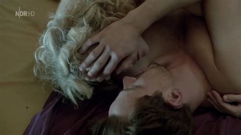 Naked Juliane Köhler in Für eine Nacht und immer