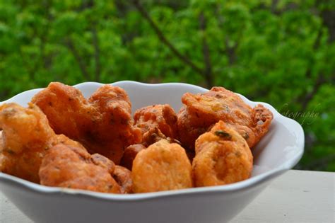 Paru's Kitchen: Cauliflower Pakoda | Cauliflower Pakora Recipe