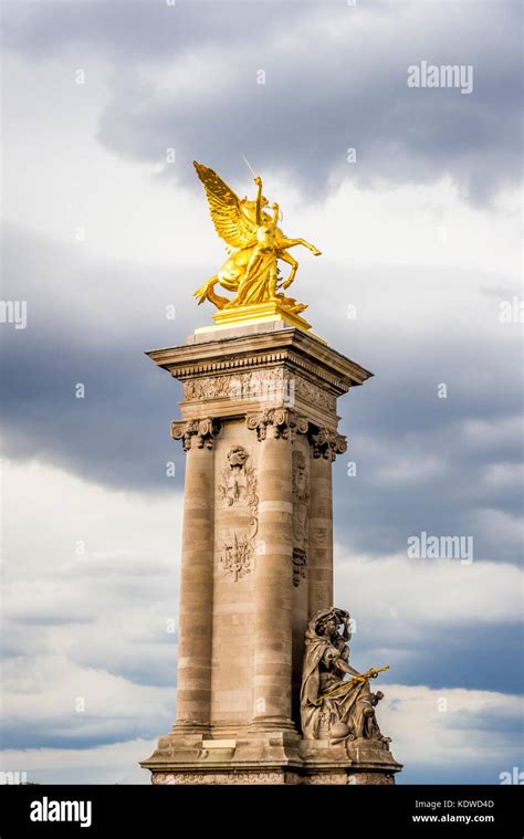 Statues on Pont Alexandre III in Paris Stock Photo - Alamy