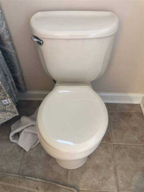 Help identifying American Standard toilet color!