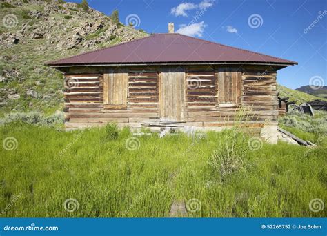 Deserted Old Prairie Log Cabin In Centennial Valley Near Lakeview Mt