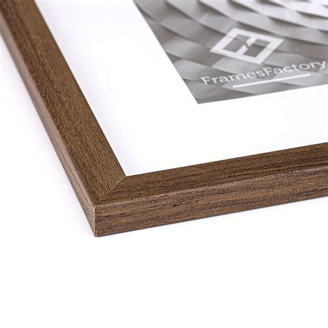 Framesfactory Cornice In Legno Hekla In Mdf X Cm Marrone Scuro