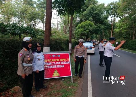 Rawan Kecelakaan Jalur Salatiga Magelang Dipasangi Rambu Peringatan