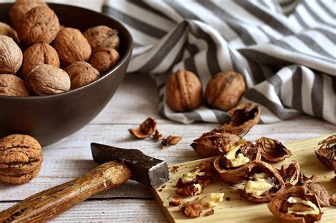 11 Exceptional Benefits Of Walnuts