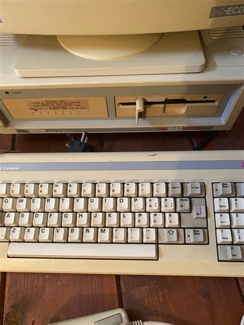 1 Amstrad Pc1640 Vintage Computer With Replacement Box Catawiki