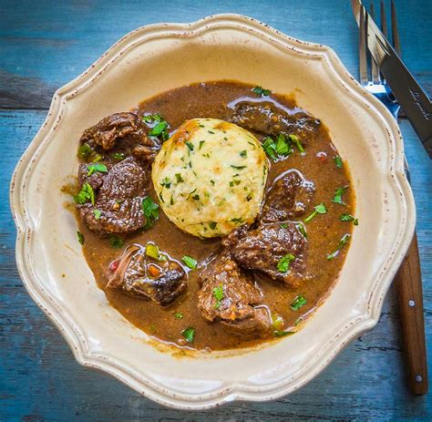 Omas Saftiges Hirschgulasch Rezept Mit Rotwein Kochen Aus Liebe