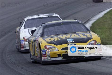 Matt Kenseth leads Dale Jarrett NASCAR Winston Cup Series Rd19, Pocono ...