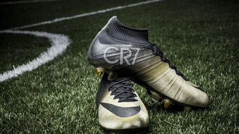 Nike has gifted Cristiano Ronaldo a pair of Gold and Micro-Diamond ...