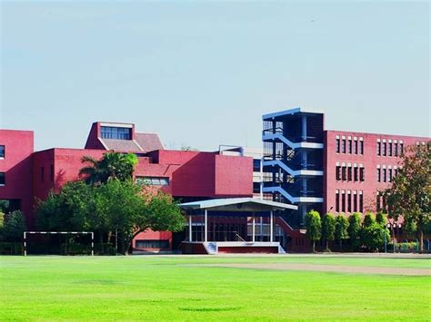 Montfort Senior Secondary School, Delhi - EducationWorld