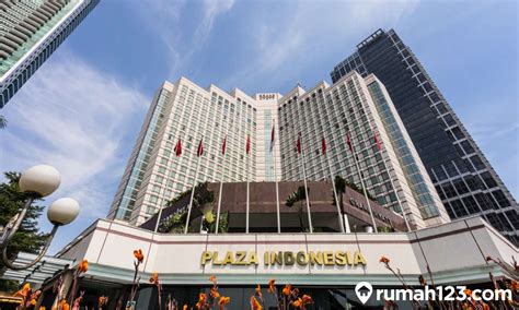 mengenal   plaza  perbedaannya  mal