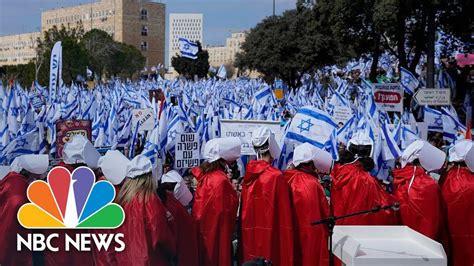 Tens Of Thousands Of Israelis Protest Netanyahus Plans To Overhaul The