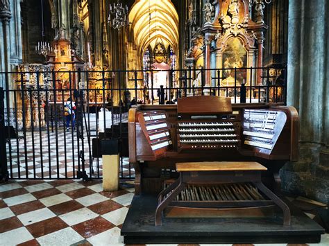 Organ console Stephansdom - Lang Moving