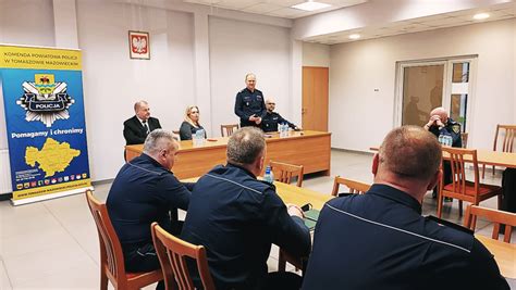 PODSUMOWANIE 2021 ROKU ODPRAWA ROCZNA TOMASZOWSKIEJ POLICJI