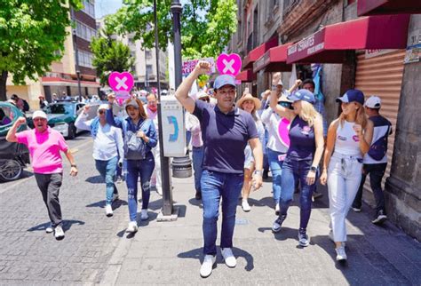 Vargas Del Villar acudió a la Marea Rosa por la defensa de la