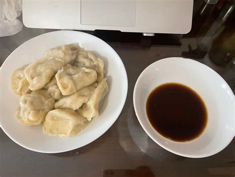 【鲜嫩爆汁的牛肉芹菜饺子🥟的做法步骤图】一只甜甜圈下厨房