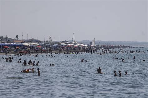 Entra In Acqua Nudo E Tenta Di Violentare Una Ragazzina Di Anni