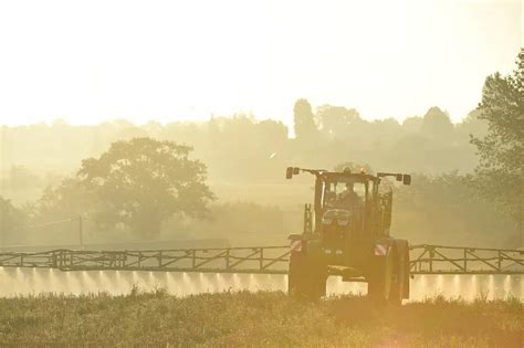 Agriculture Les Cologistes Sinsurgent Contre La Mise En Pause Du