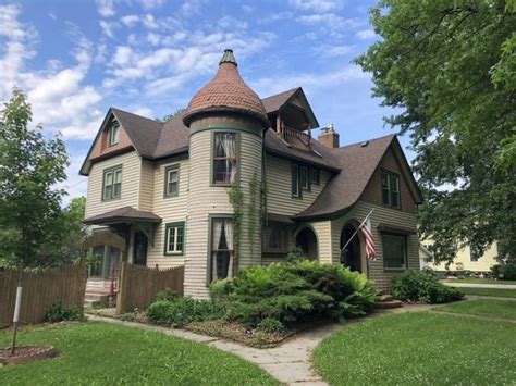 C1880 Queen Anne Victorian Home For Sale W Tower Webster City Ia