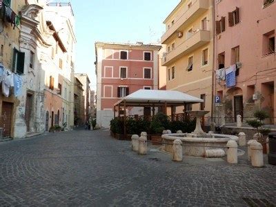 Centro storico di Civitavecchia La Lanterna Sul Comò B B Civitavecchia