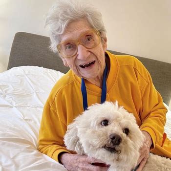 Pet Therapy: How Animals Can Help Seniors Thrive