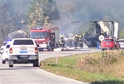 Te Ak Udes U Kremnima Auto Sa Snimateljem Preticao Svadbenu Kolonu Pa