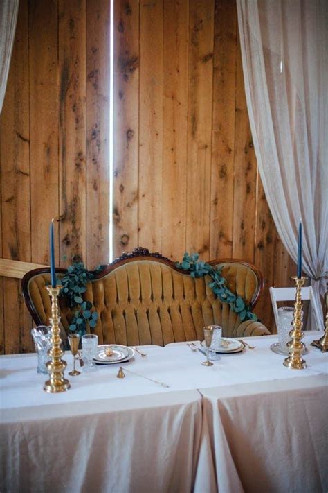 16 Sweetheart Table Ideas That Will Make You Say Aww Junebug Weddings Sweetheart Table