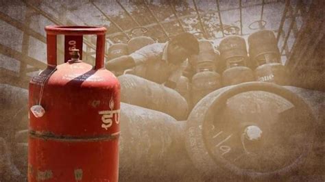 Kg Commercial Lpg Cylinder Gets Costlier By Rs