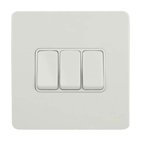 Screwless 3 Gang 2 Way 16ax Rocker Switch In White Metal Flat