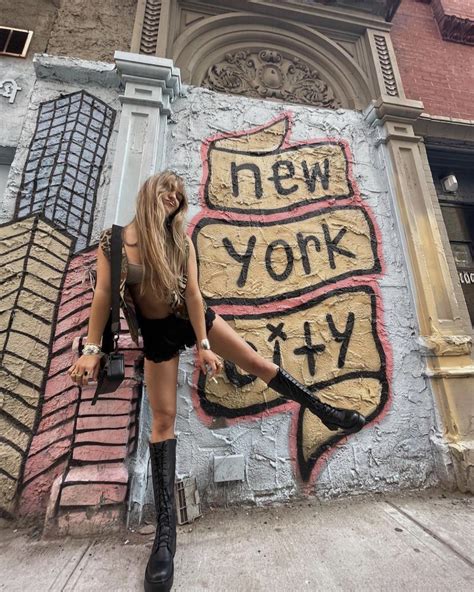 Pin By Alexa On S U M M E R Nyc Life Nyc Girl New York Life