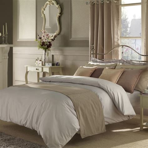 Small Double Bedding Set In Bowden 4ft Luxury Bedding By Victoria