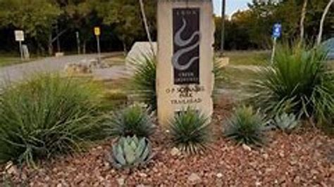 A Sunday Morning Walk at OP Schnabel Park - The Dog Guide San Antonio