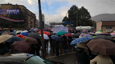 North Mitrovica More Than 5 000 Women Rally Against Kurti S Ghetto