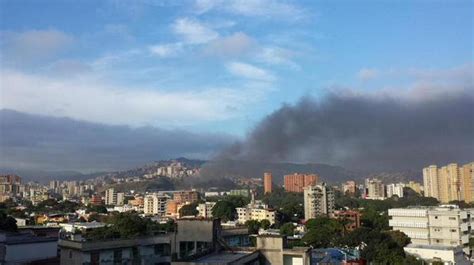 Fotos Voraz Incendio En La Terminal La Bandera En Caracas Consumi