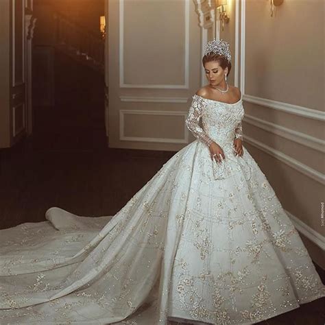 Gorgeous Lace Ball Gown Wedding Dresses Cathedral Train 3D Appliques