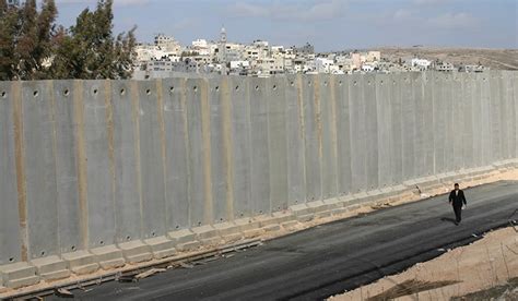 Egypt built wall on border with Palestine