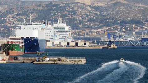 Marseille les dockers en grève promettent larrêt total du port ce