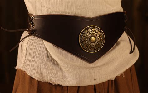 Ceinture En Cuir Avec Rivet Viking Commander En Ligne Chez Larp Fashion Fr