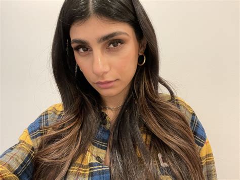 Mia Khalifa La Influencer A Luci Rosse Bake News