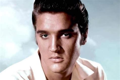 El hermanastro de Elvis Presley asegura que el cantante se quitó la