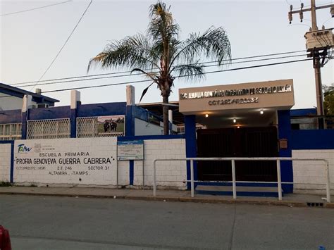 Amalia González Caballero de Castillo Ledón en la ciudad Altamira