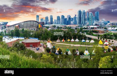 Calgary Skyline, Alberta, Canada Stock Photo - Alamy