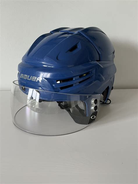 Used Medium Bauer Re Akt Helmet Blue With Pro Stock Oakley Straight Cut