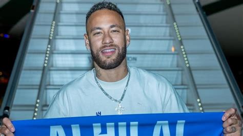 Neymar é apresentado no Al Hilal mas estreia é adiada