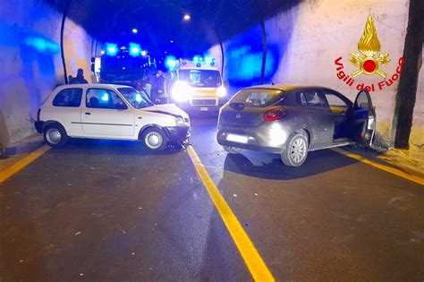 Incidente Nella Galleria Di Solofra Traffico In Tilt Sul Raccordo