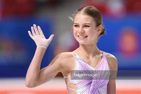 Medvedeva Sport Gymnastics Blues Music Figure Skater Skaters