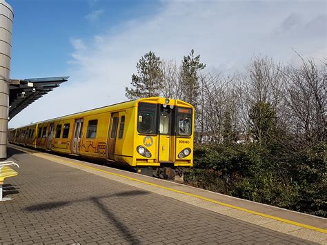 Merseyrail 508140 Leaving Sandhills Merseyrail 508140 Is S Flickr